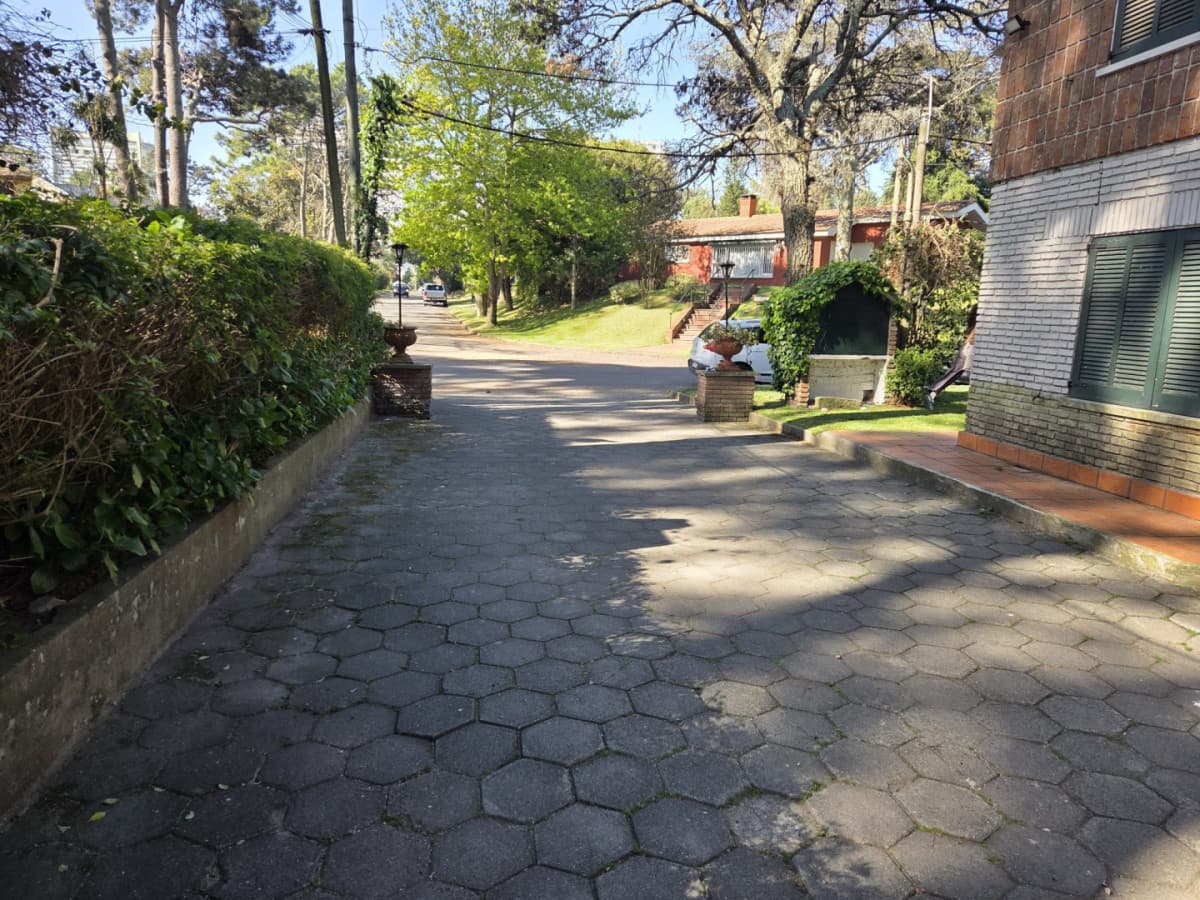 Apartamento ID.3004 - Amplio duplex -  a pocas cuadras de Roosevelt y de la Playa Mansa