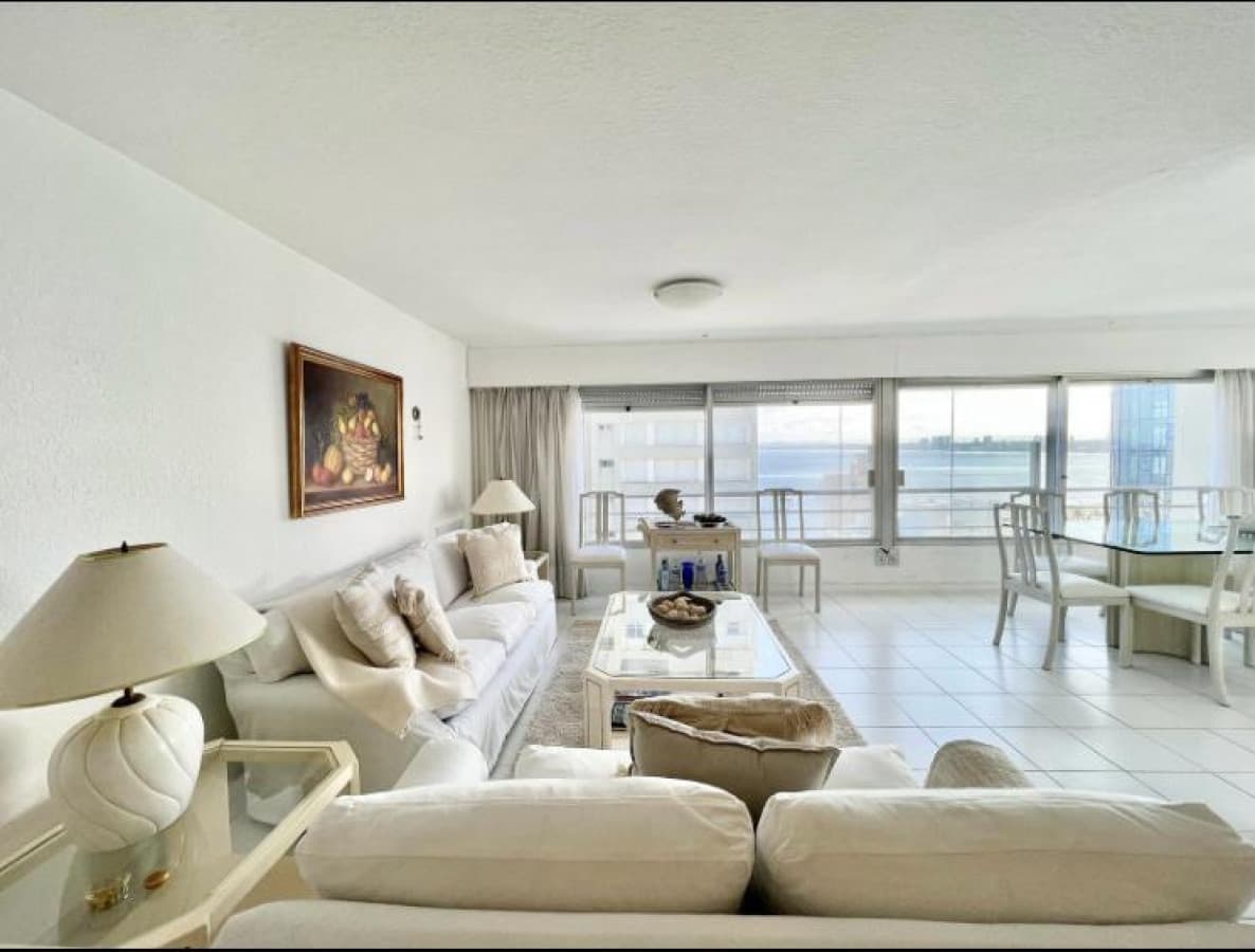 Torre Verona, alquiler de temporada. Excelente vista al Puerto de Punta del Este   -