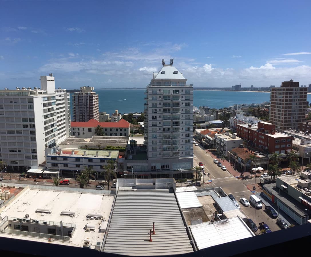 Apartamento ID.2308 - Piso alto con vista, Edificio con sevicios