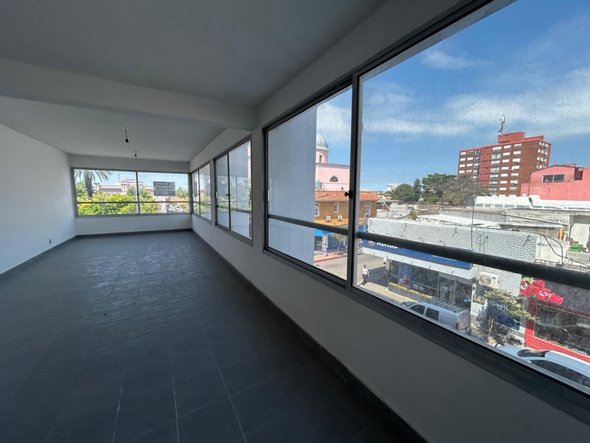 Apartamento ID.2982 - Centro de Maldonado - Ideal para oficina o consultorio