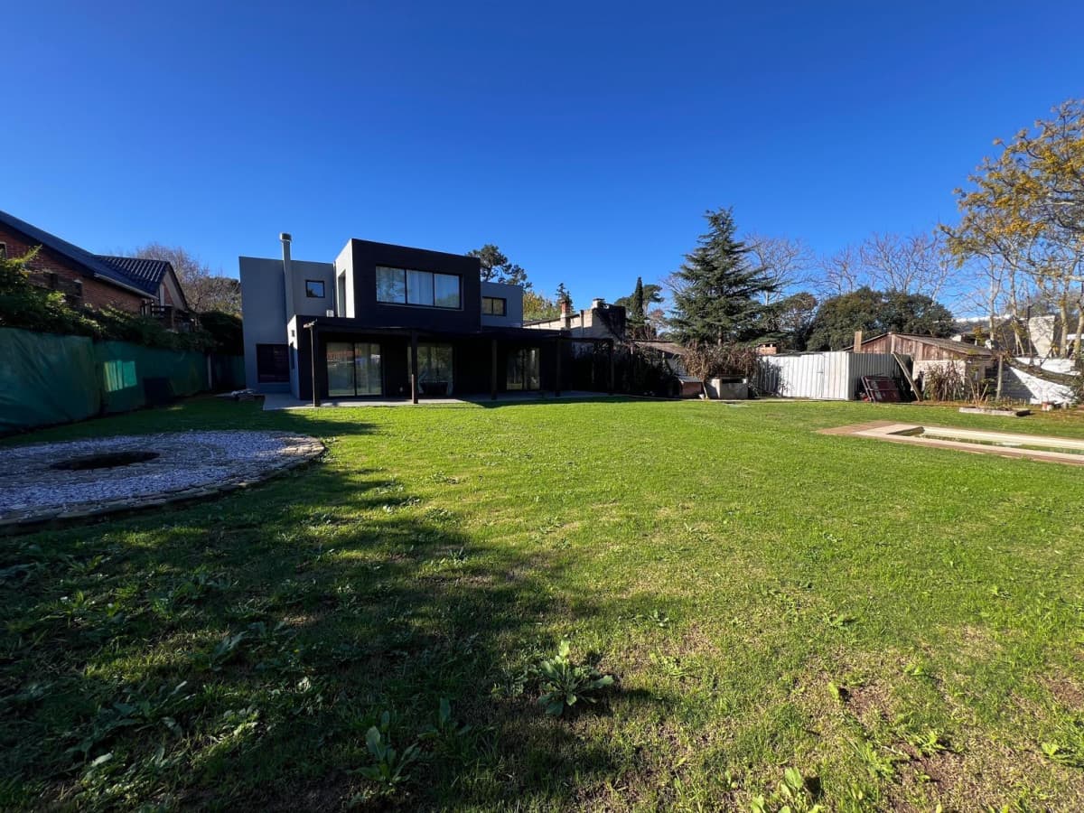 Casa ID.1813 - Excelente casa en Venta en Barrio Cantegril