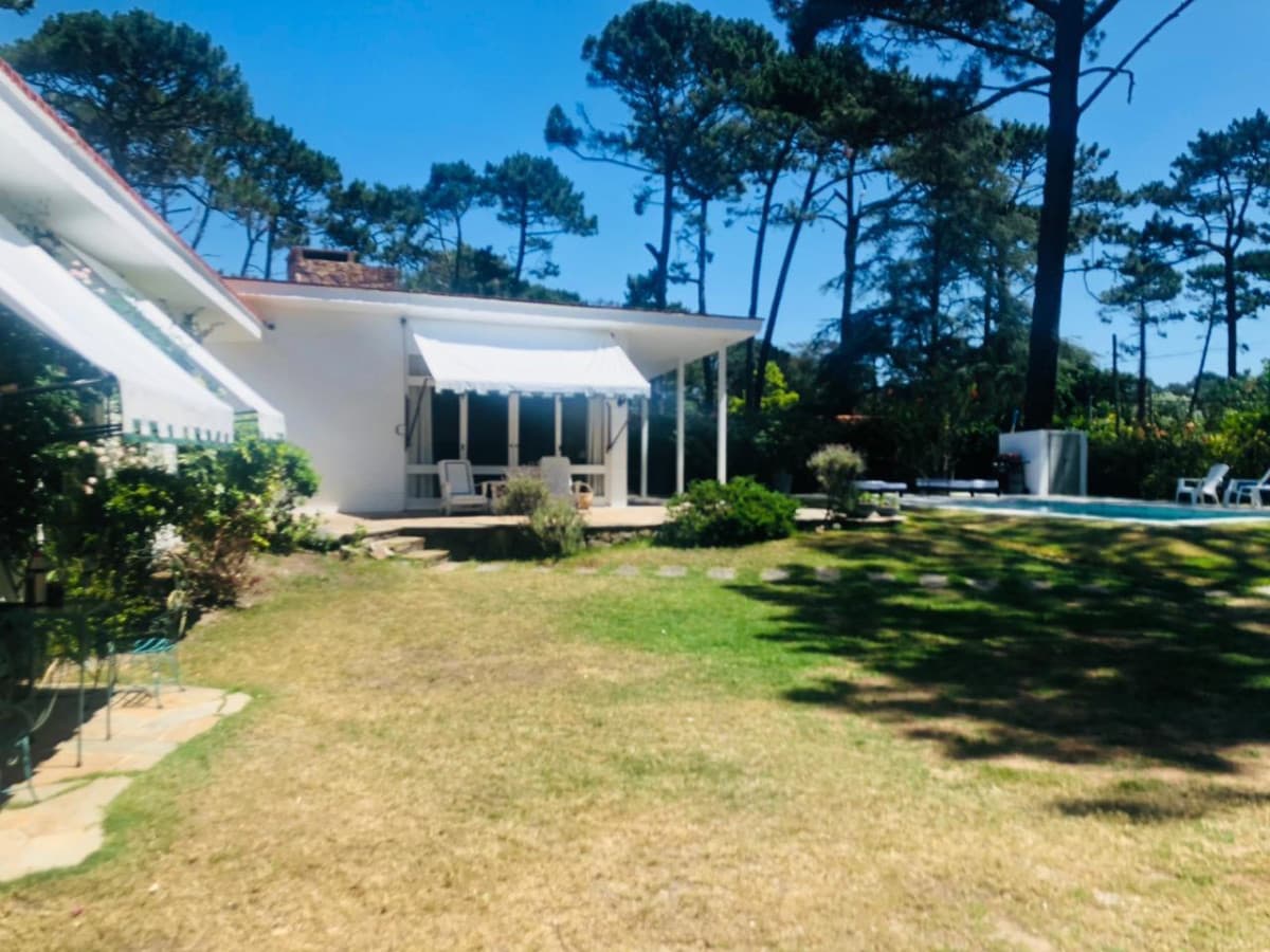 Hermosa casa en alquiler de temporada con jardin, piscina, para 11 personas  -