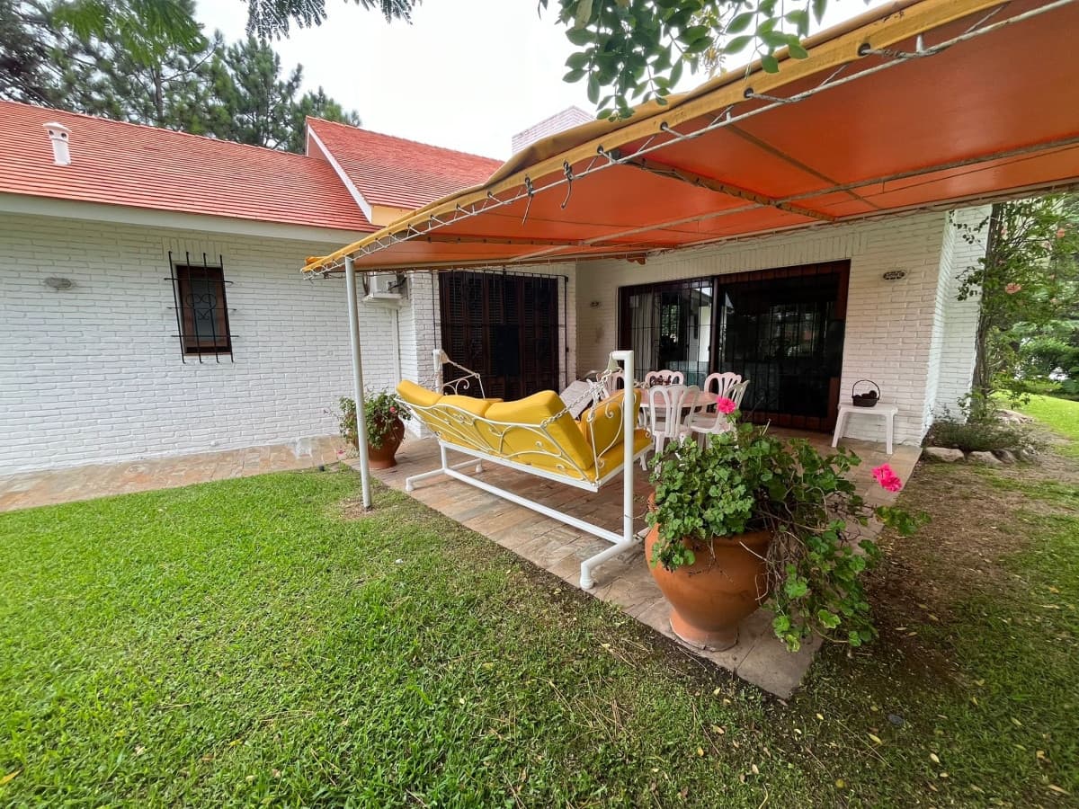 Casa ID.2735 - Se vende muy linda casa
