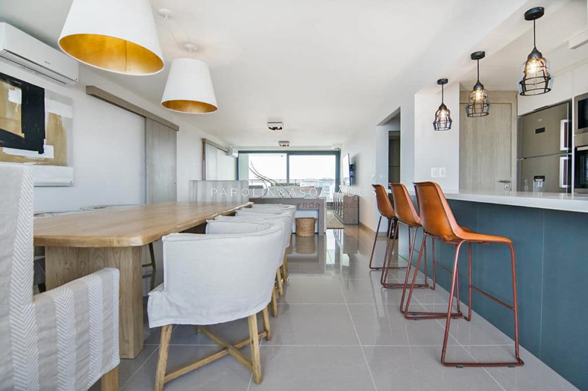 Apartamento en venta en Punta del Este, Torre Onix.