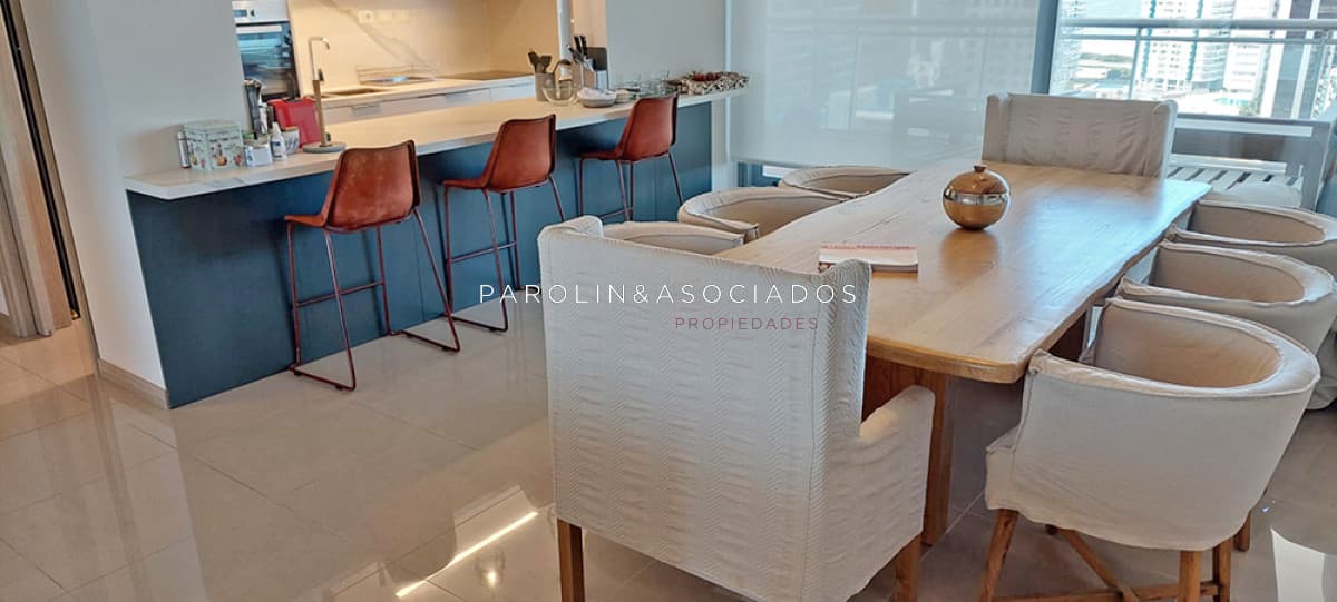 Apartamento en venta en Punta del Este, Torre Onix.