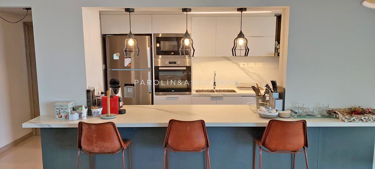 Apartamento en venta en Punta del Este, Torre Onix.