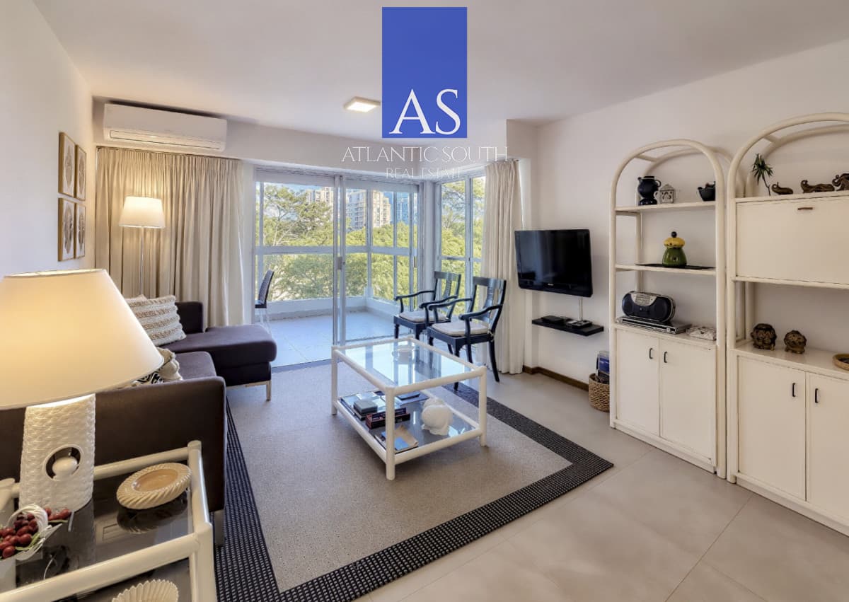 Apartamento Totalmente Reciclado en Parquemar Bosque 2 Dormitorios
