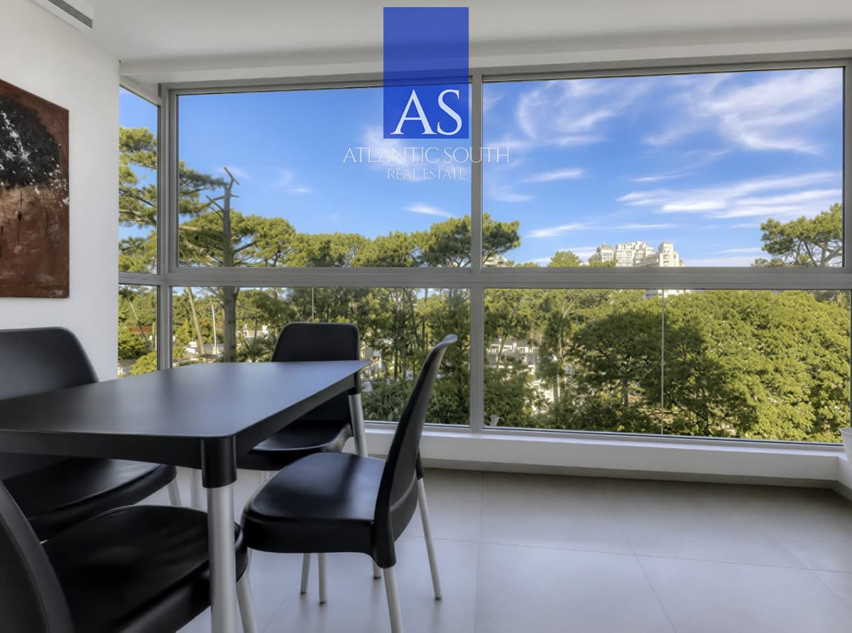 Apartamento Totalmente Reciclado en Parquemar Bosque 2 Dormitorios