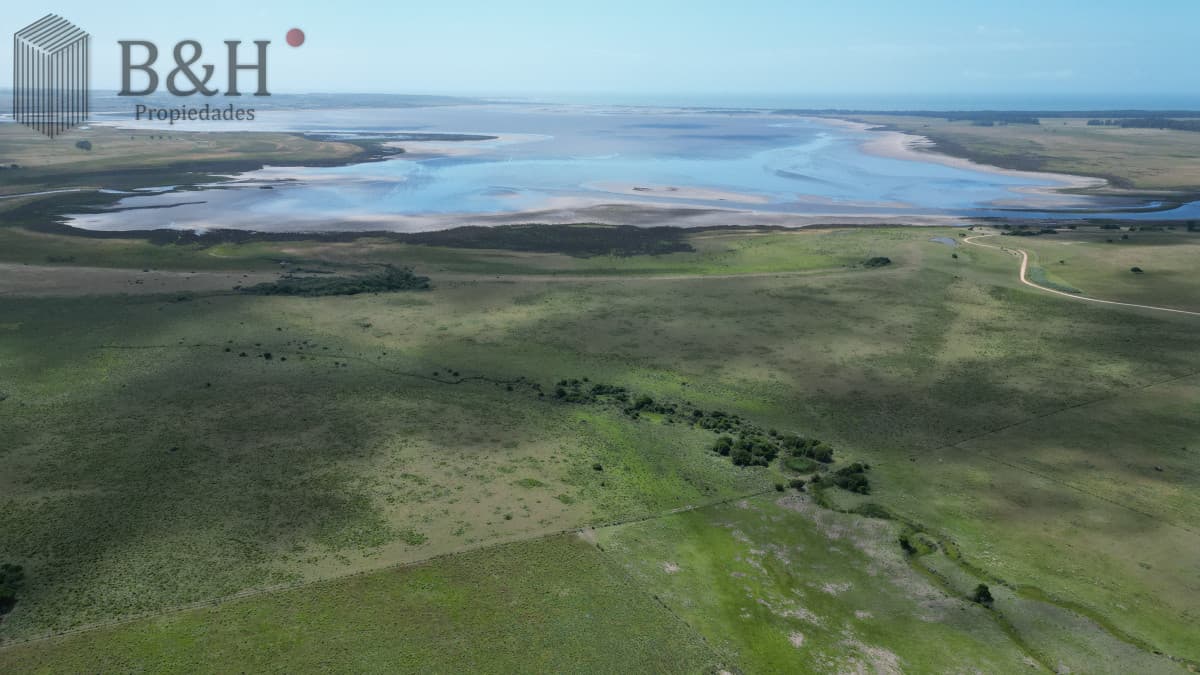 Espectacular campo sibre Laguna José Ignacio