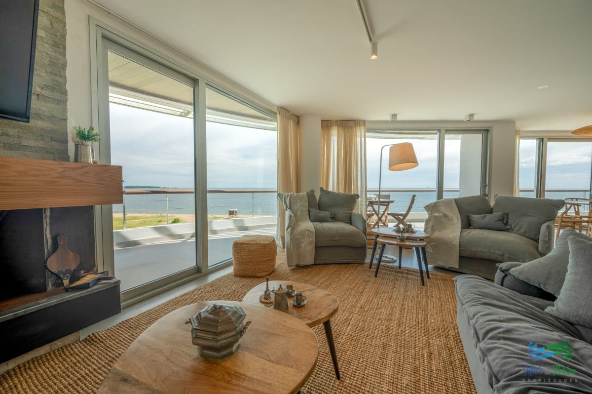 Espectacular PentHouse 4 Dormitorios, Terraza EXCLUSIVA & Todos los Servicios, Edificio ISABEL, Punta Del Este