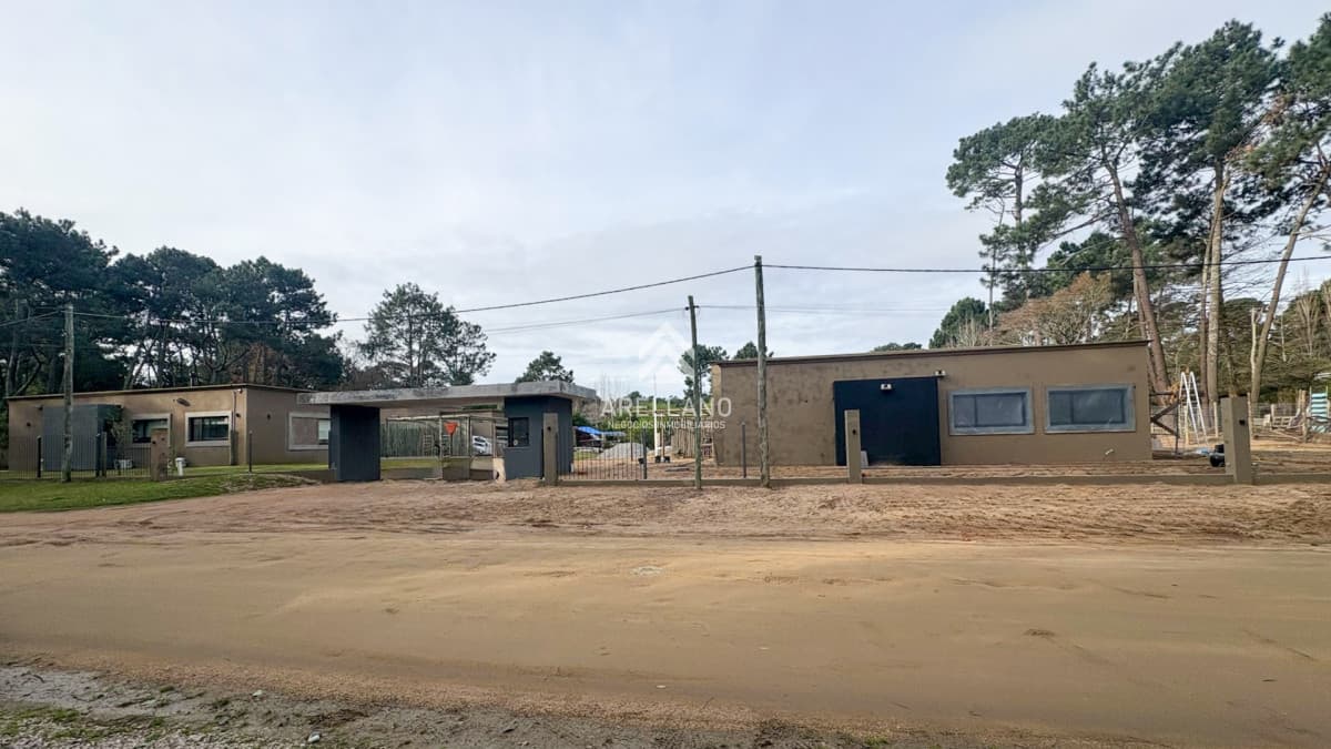Casa ID.6689 - Casa A Estrenar en Barrio Privado, Parque Burnett, Pinares, Punta Del Este, Maldonado