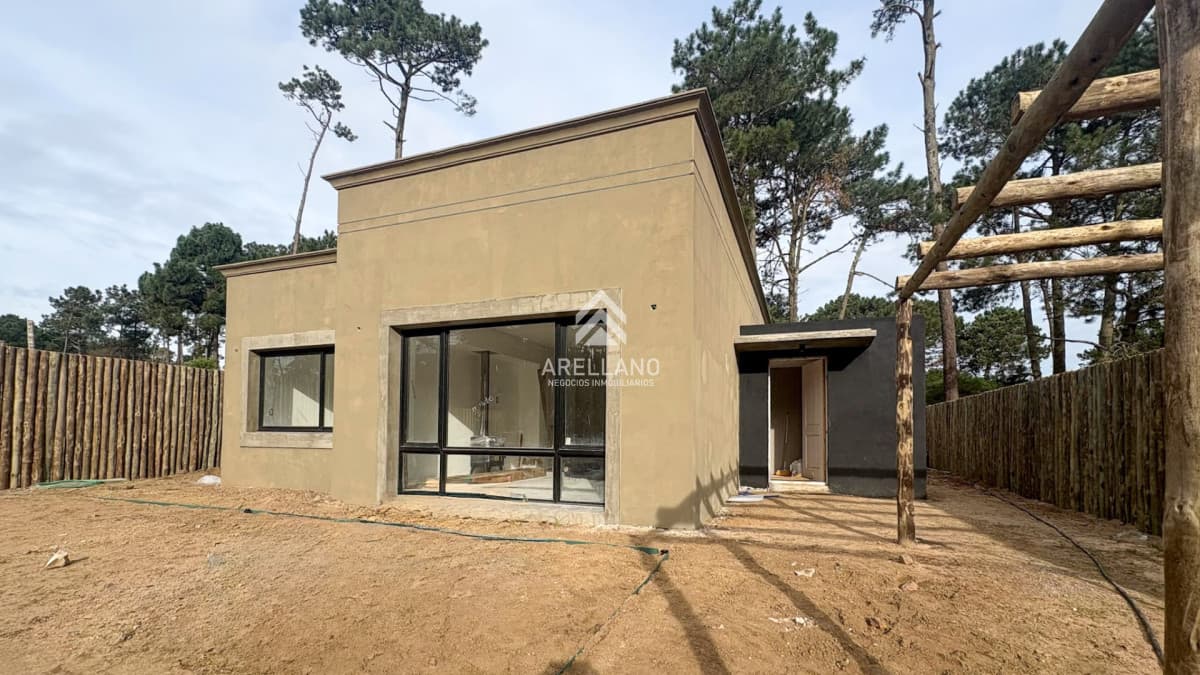 Casa ID.6689 - Casa A Estrenar en Barrio Privado, Parque Burnett, Pinares, Punta Del Este, Maldonado