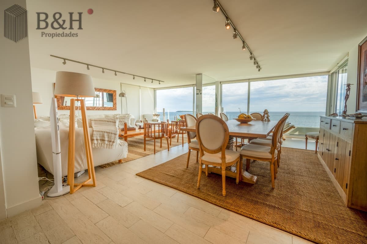 Espectacular Piso Completo De 5 Dormitorios & Todos los Servicios, Edificio LUMIERE, Punta Del Este