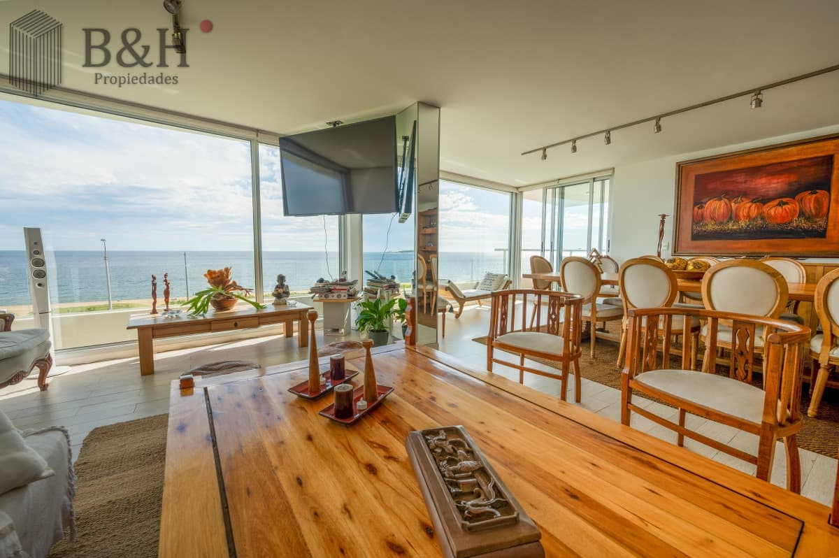 Espectacular Piso Completo De 5 Dormitorios & Todos los Servicios, Edificio LUMIERE, Punta Del Este