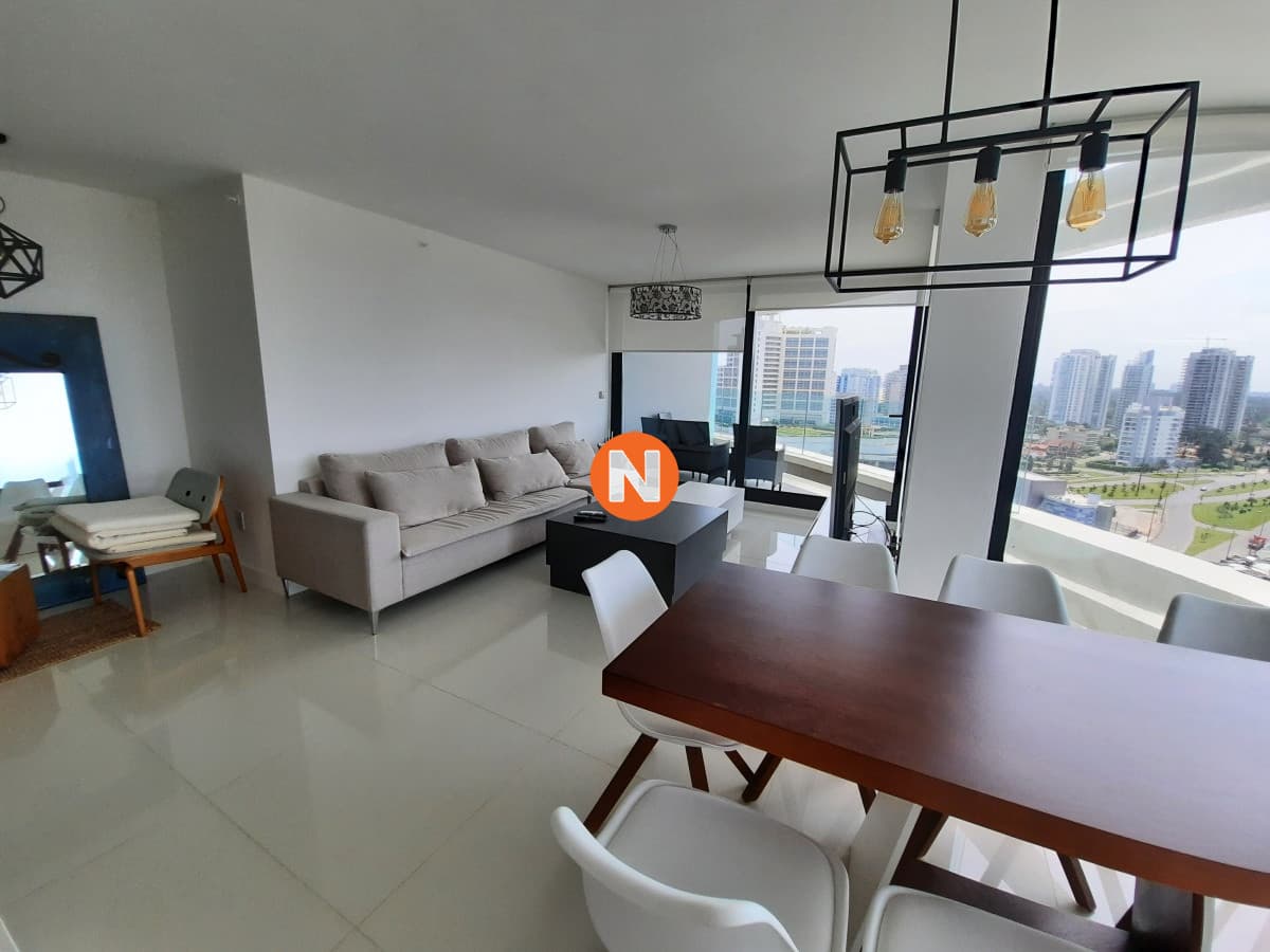 Apartamento en Venta y alquiler temporada de 3 dormitorios A ...