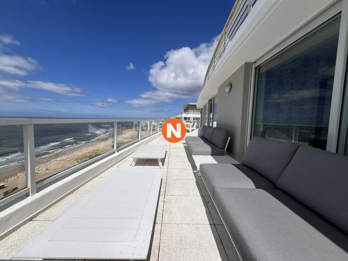 Exclusivo Penthouse en primera linea en Venta