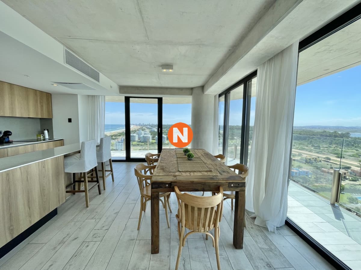 Exclusivo apartamento, en SurfSide.