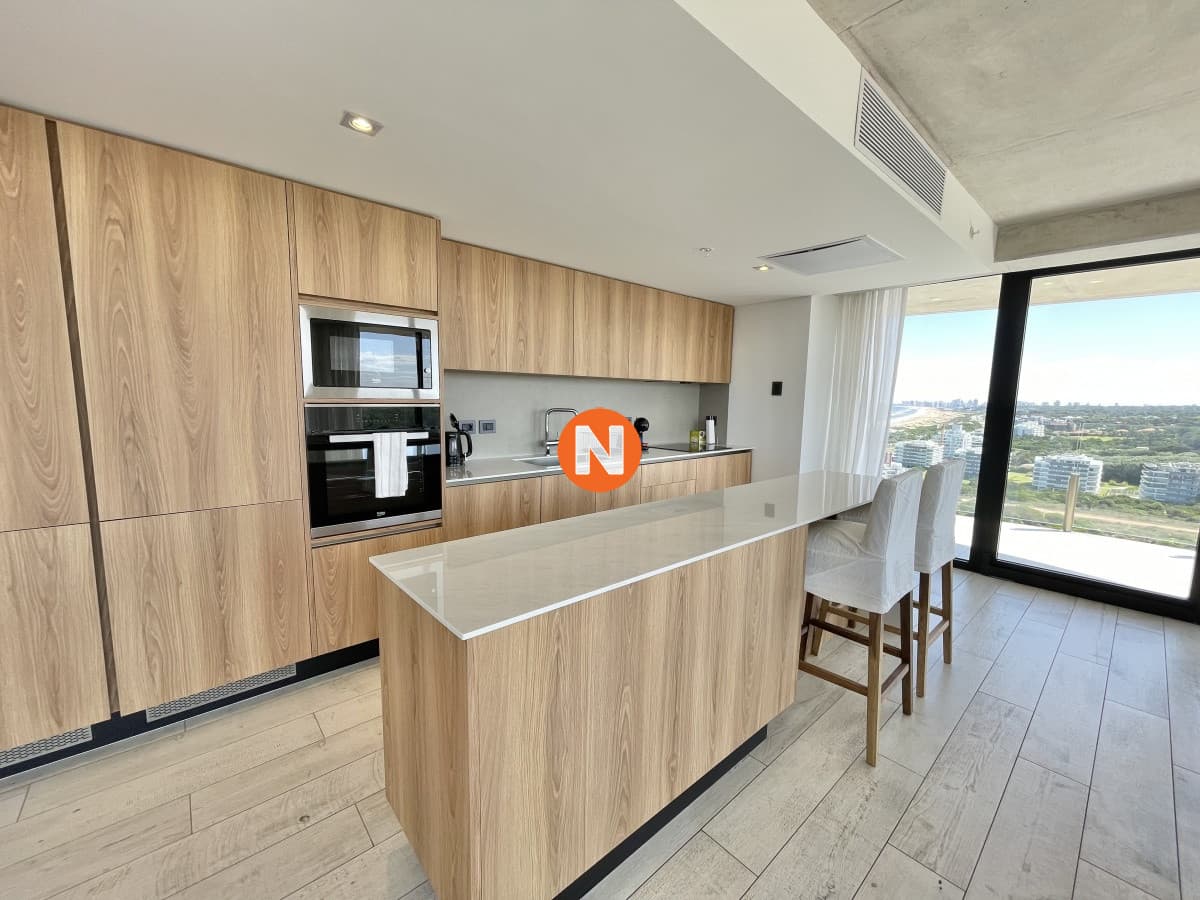 Exclusivo apartamento, en SurfSide.