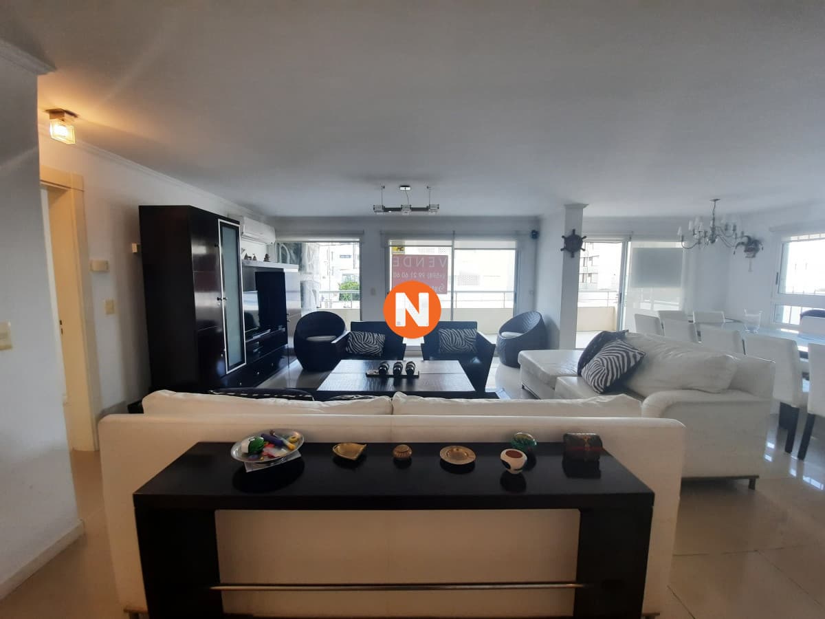DEPARTAMENTO EN VENTA EN PUNTA DEL ESTE
