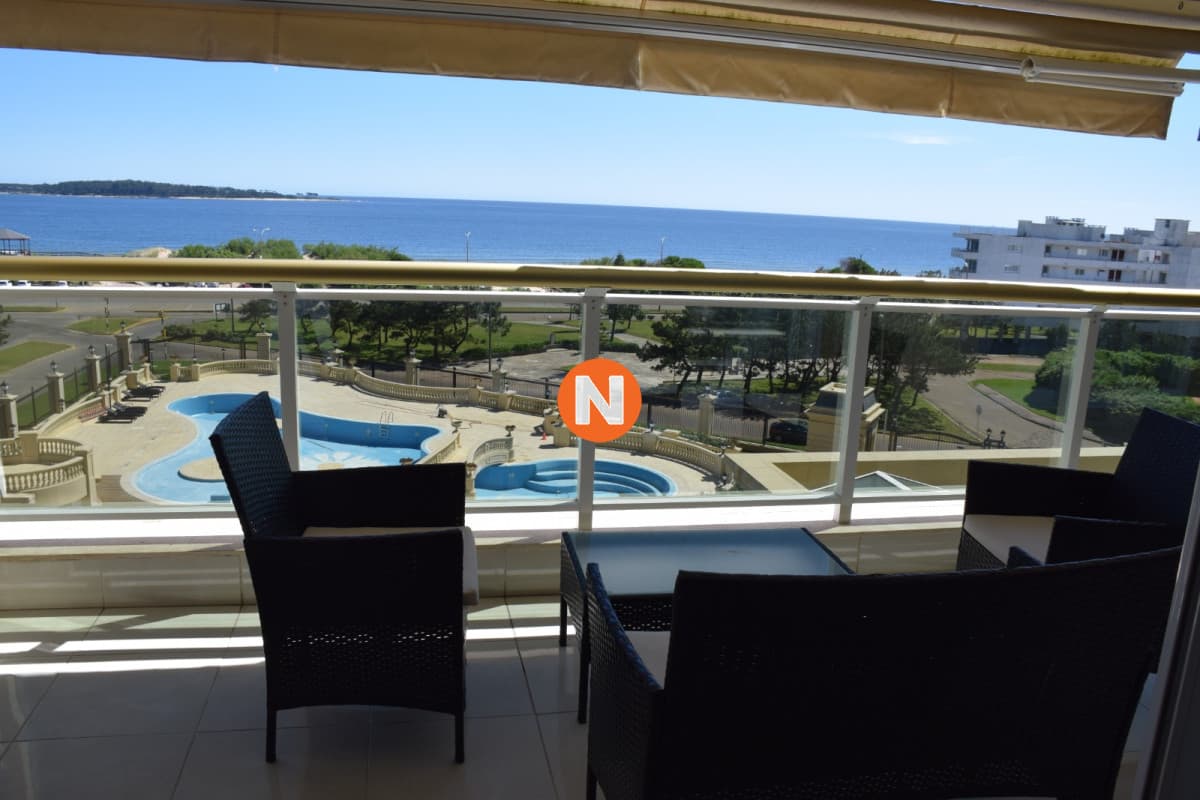 Exclusivo Apartamento frente a la Playa Mansa, Le Jardin