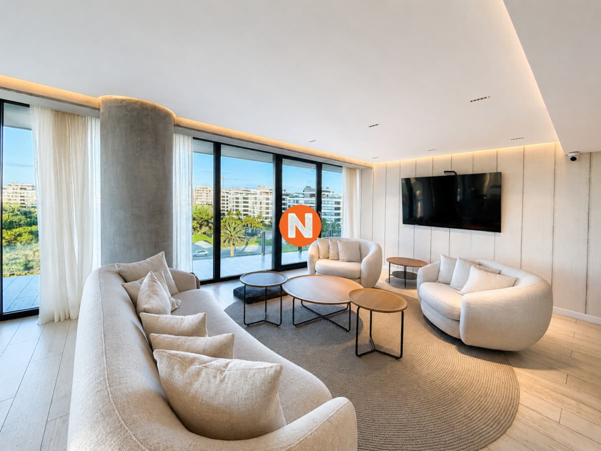 Elegante apartamento en Surfside, 2 suites y dem