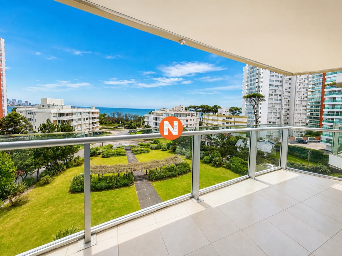 Apartamento en Venta, Mansa, Punta del Este, 2 Dormitorios.