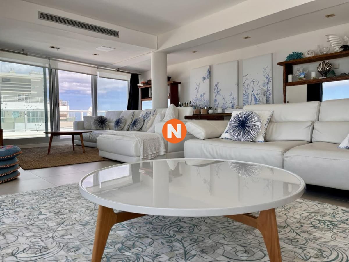 Exclusivo Penthouse en primera linea en Venta