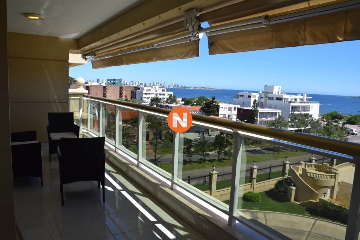 Exclusivo Apartamento frente a la Playa Mansa, Le Jardin