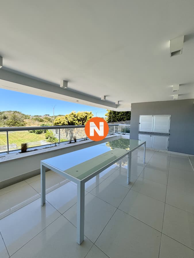 Apartamento de lujo, 3 dormitorios + dependencia