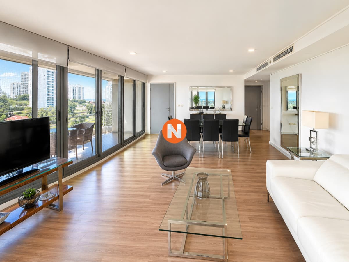 Apartamento en Venta 3 Dormitorios Alexander Boulevard