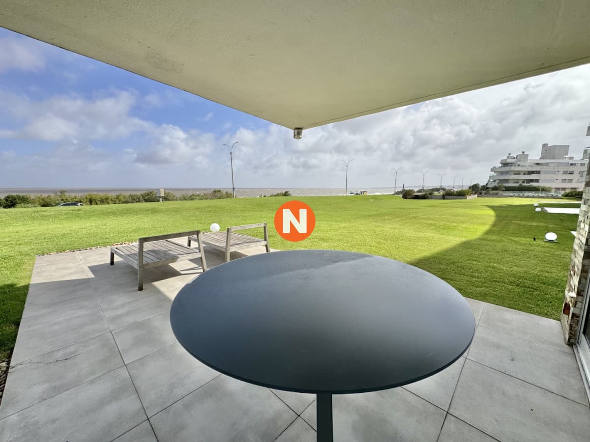 Apartamento de 3 dormitorios en Península Frente a playa Ma ...