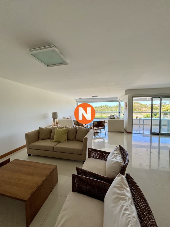 Apartamento de lujo, 3 dormitorios + dependencia