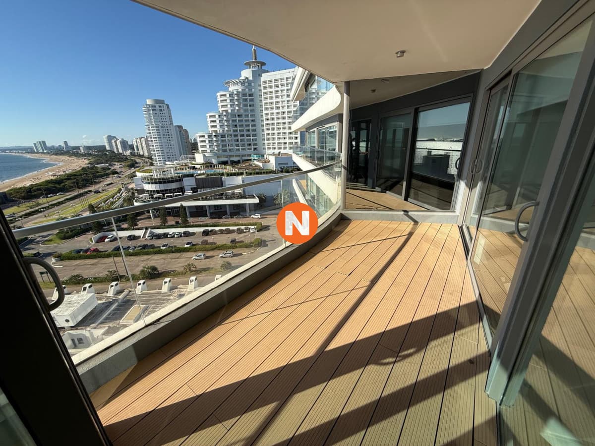 Venta de apartamento 4 ambientes - Peninsula, Punta del Este
