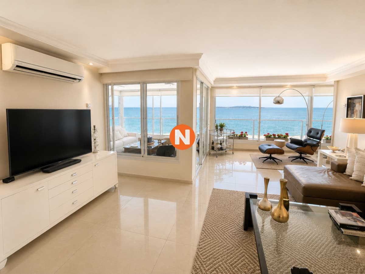 Amplio apartamento de 3 dormitorios en Mansa, Punta del Este