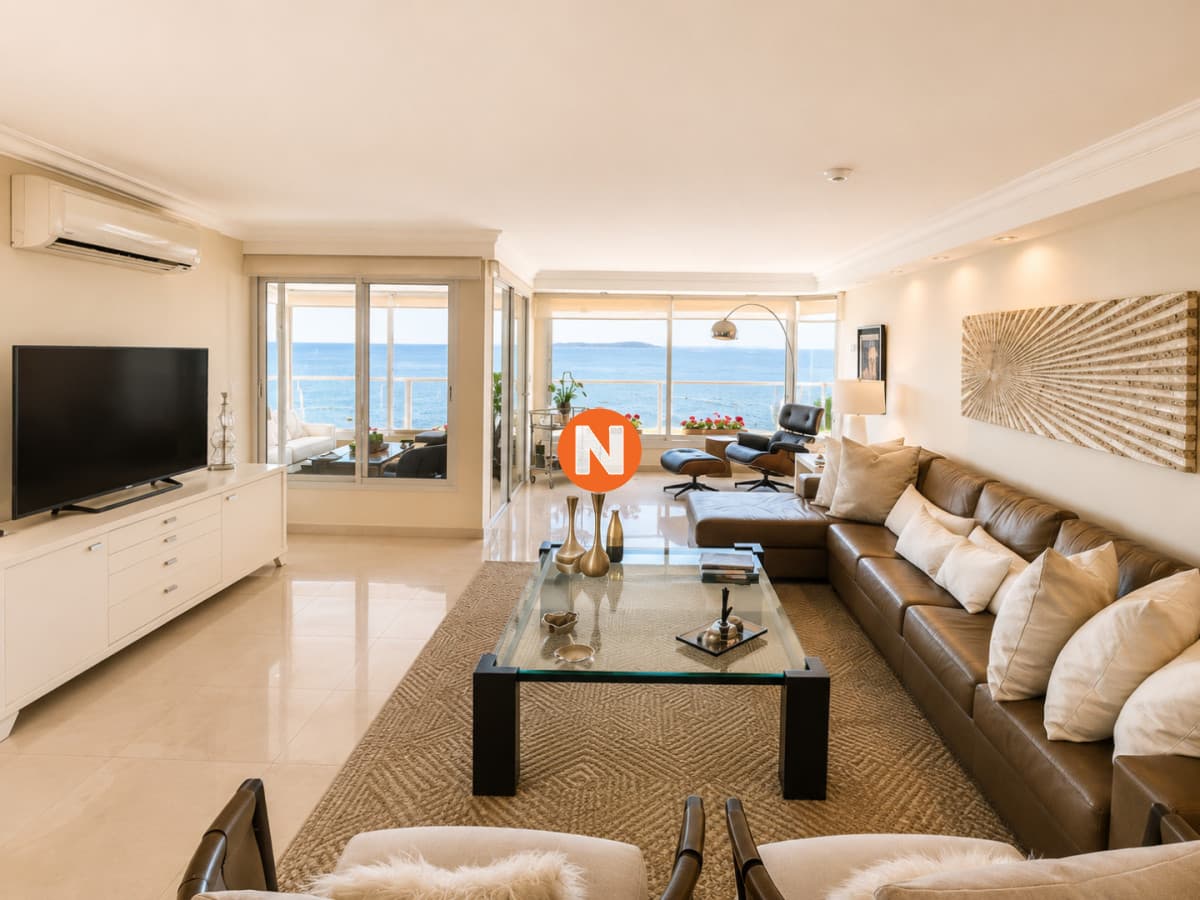 Amplio apartamento de 3 dormitorios en Mansa, Punta del Este