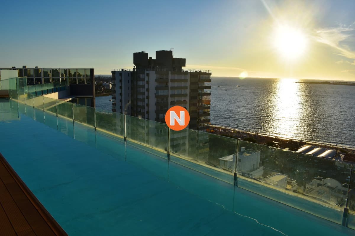 Penthouse en venta. Playa Mansa Frente a Isla Gorriti