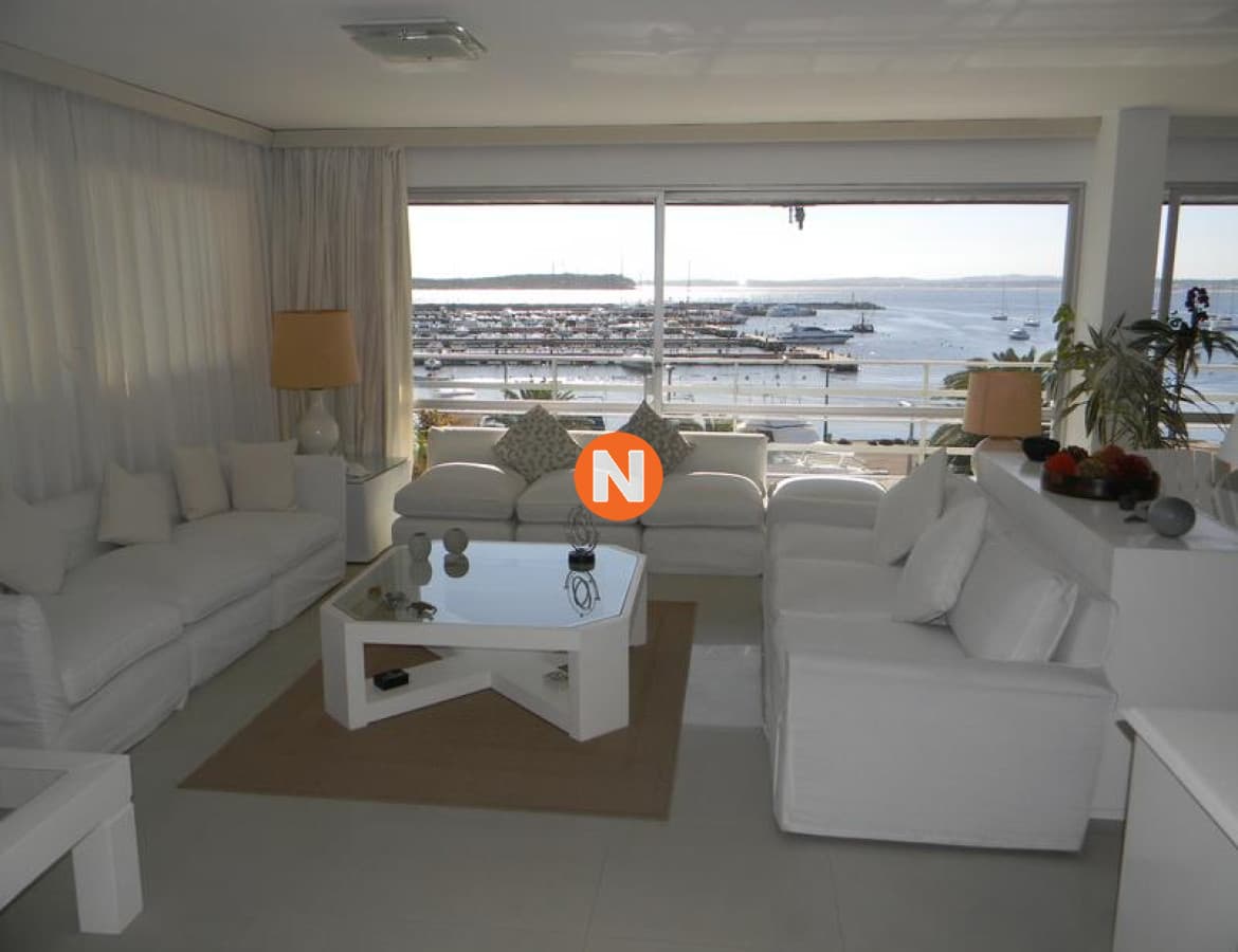 Apartamento en venta de 4 dorm. con vista espectacular al Pu ...