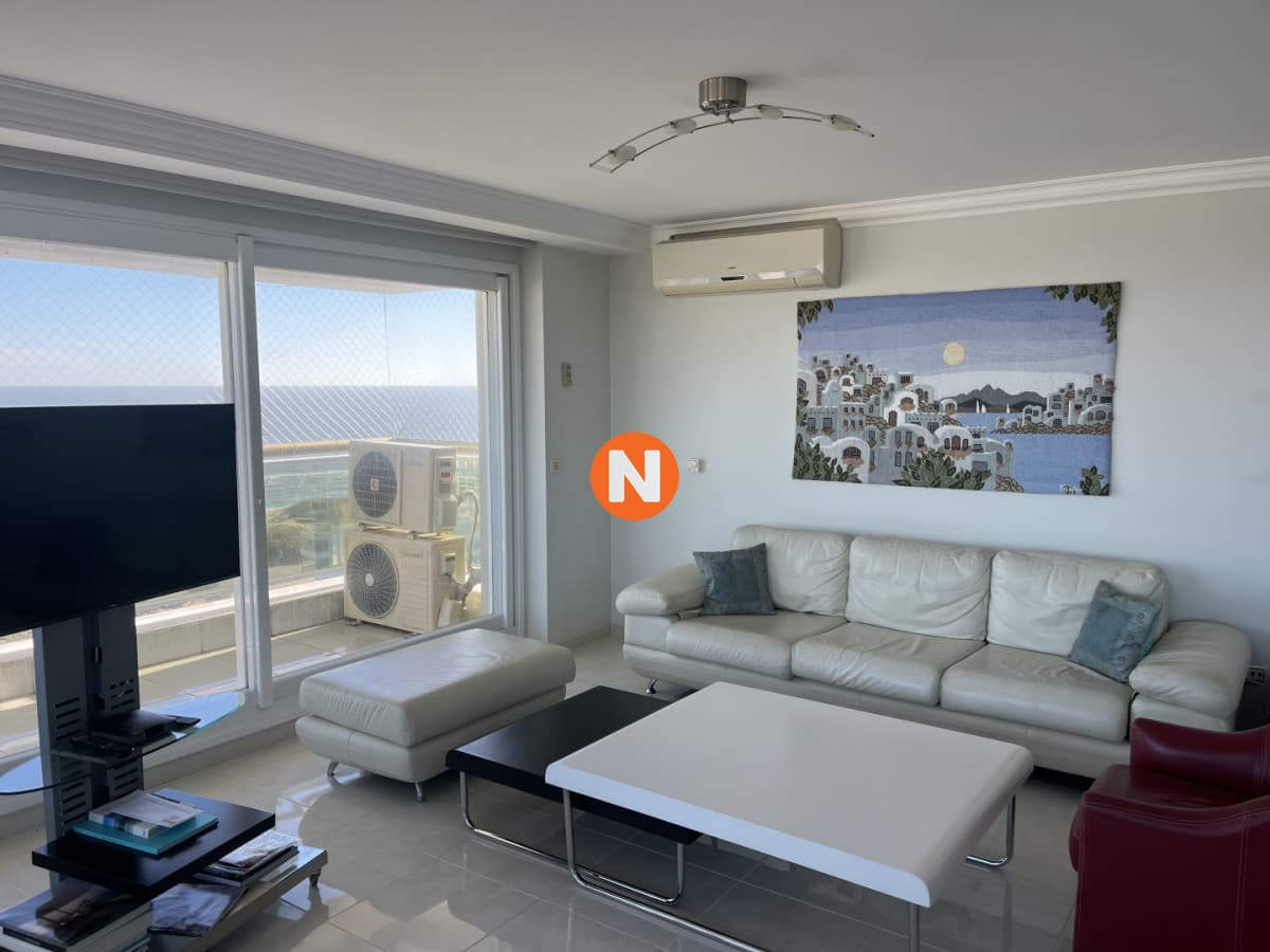 Apartamento en Venta de 3 dormitorios y servicio, Playa Mans ...