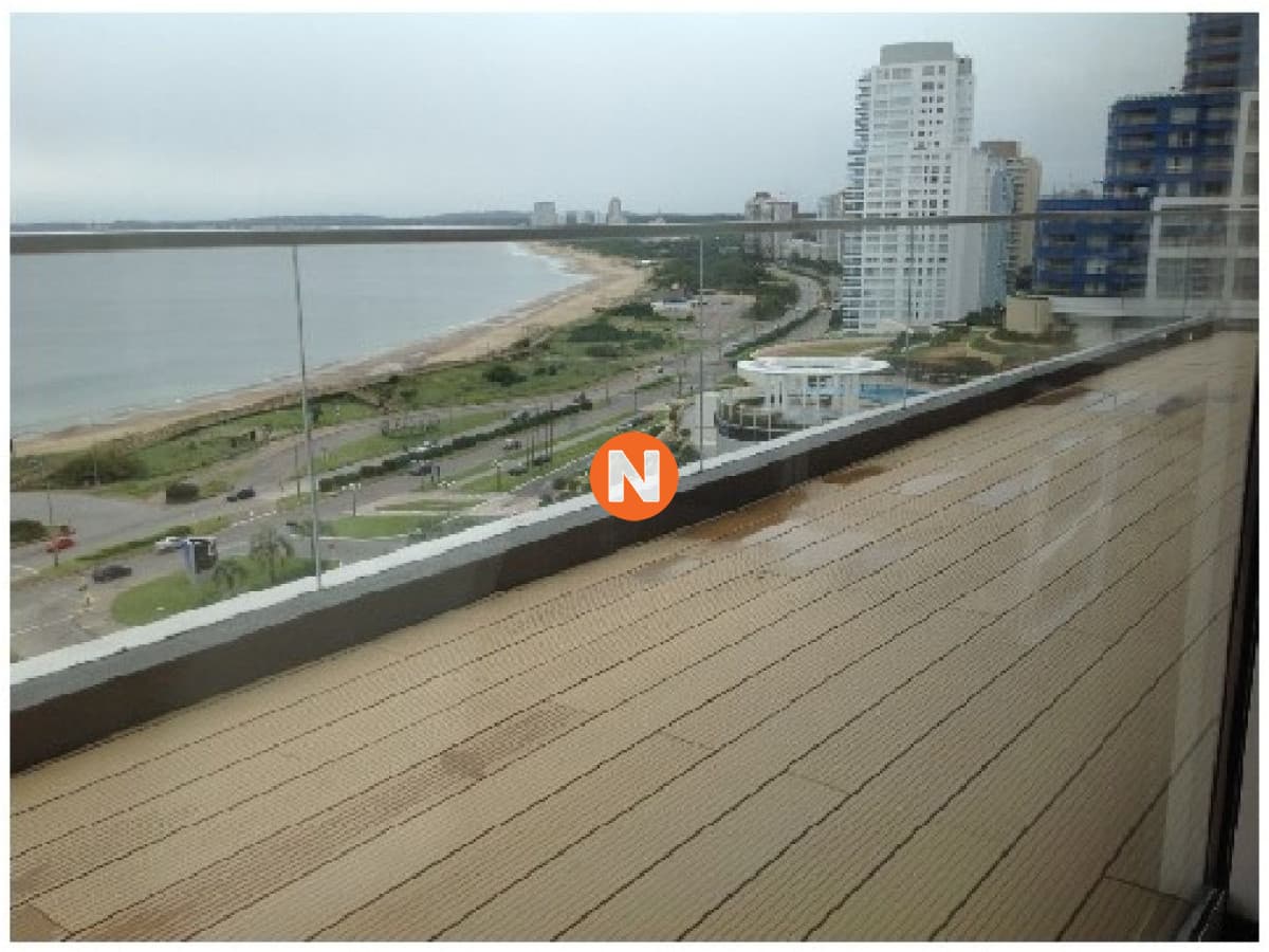 Apartamento en Venta, Mansa, Punta del Este, 3 Dormitorios.