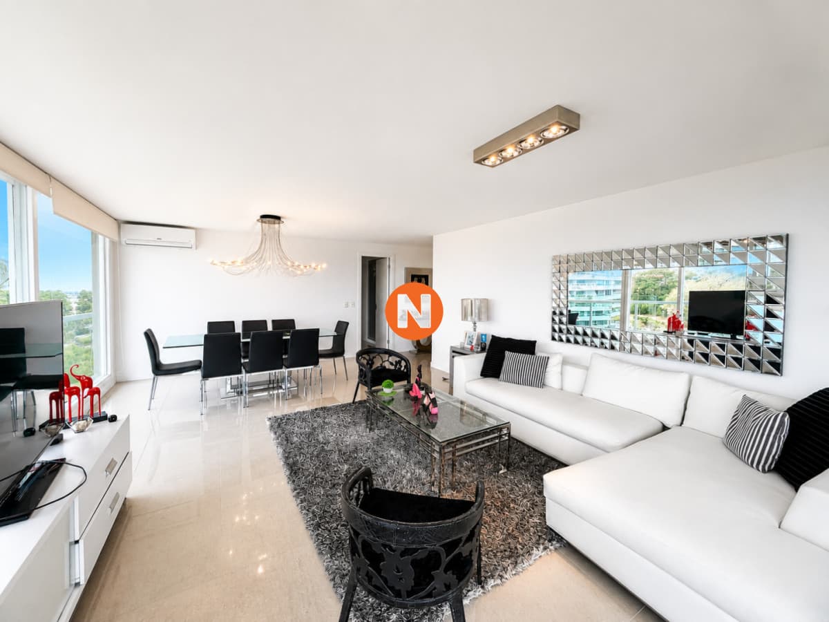 Exclusivo apartamento en Venta, 4 dormitorios