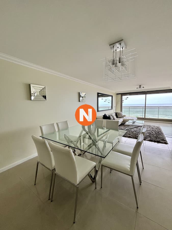 Exclusivo apartamento con vistas al Mar