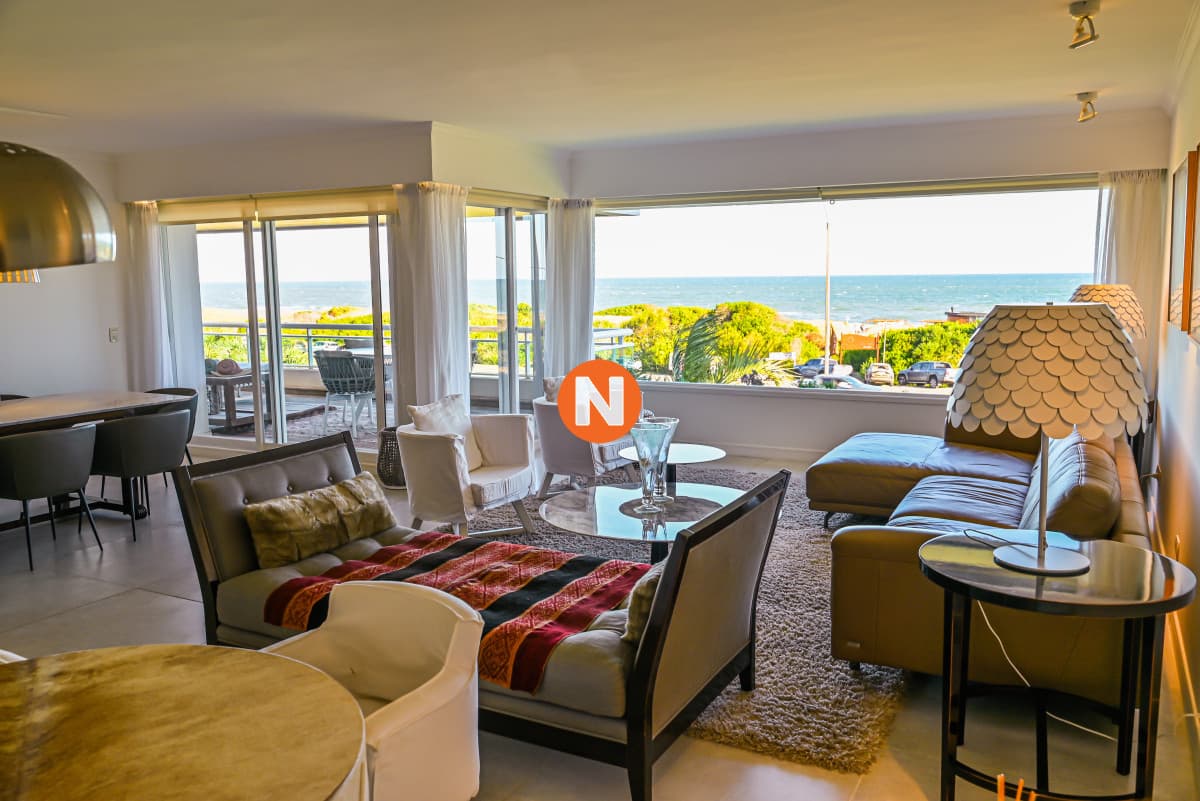 Apartamento en Venta, Brava, Punta del Este, 3 Dormitorios.