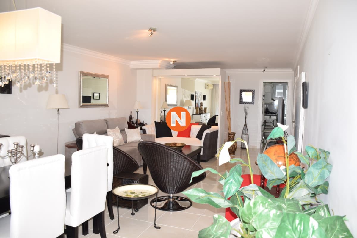 Exclusivo Apartamento frente a la Playa Mansa, Le Jardin
