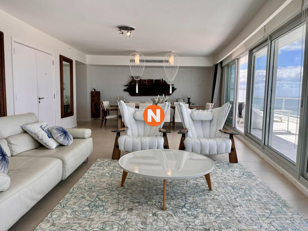 Exclusivo Penthouse en primera linea en Venta
