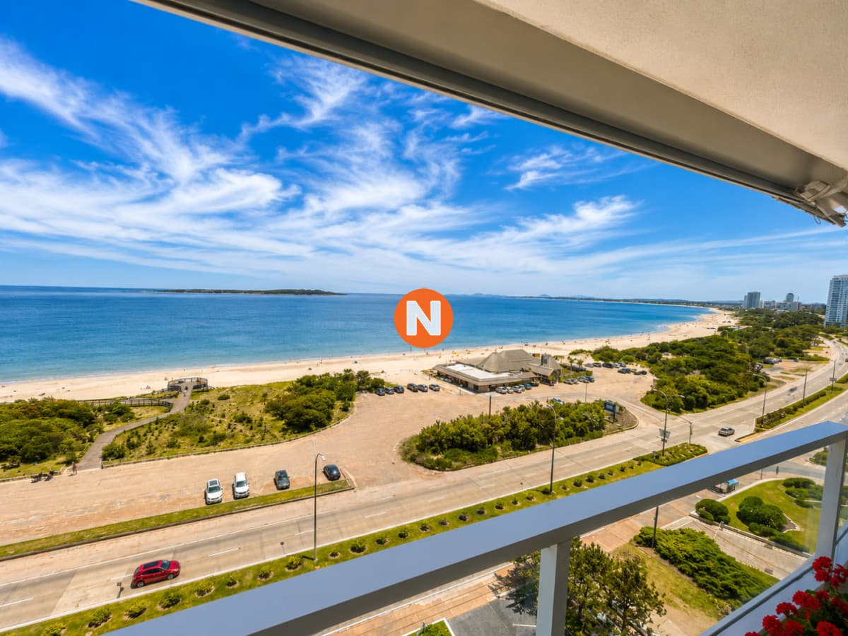 Amplio apartamento de 3 dormitorios en Mansa, Punta del Este