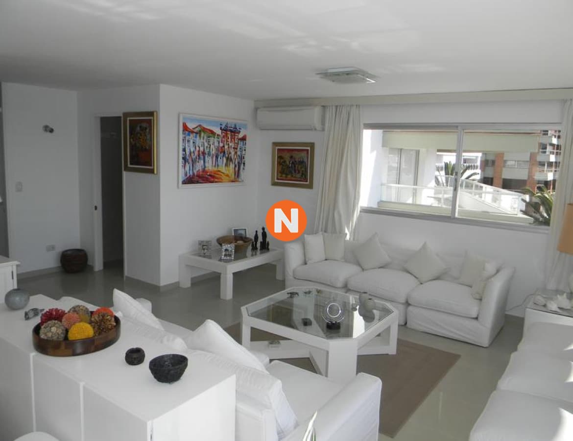 Apartamento en venta de 4 dorm. con vista espectacular al Pu ...
