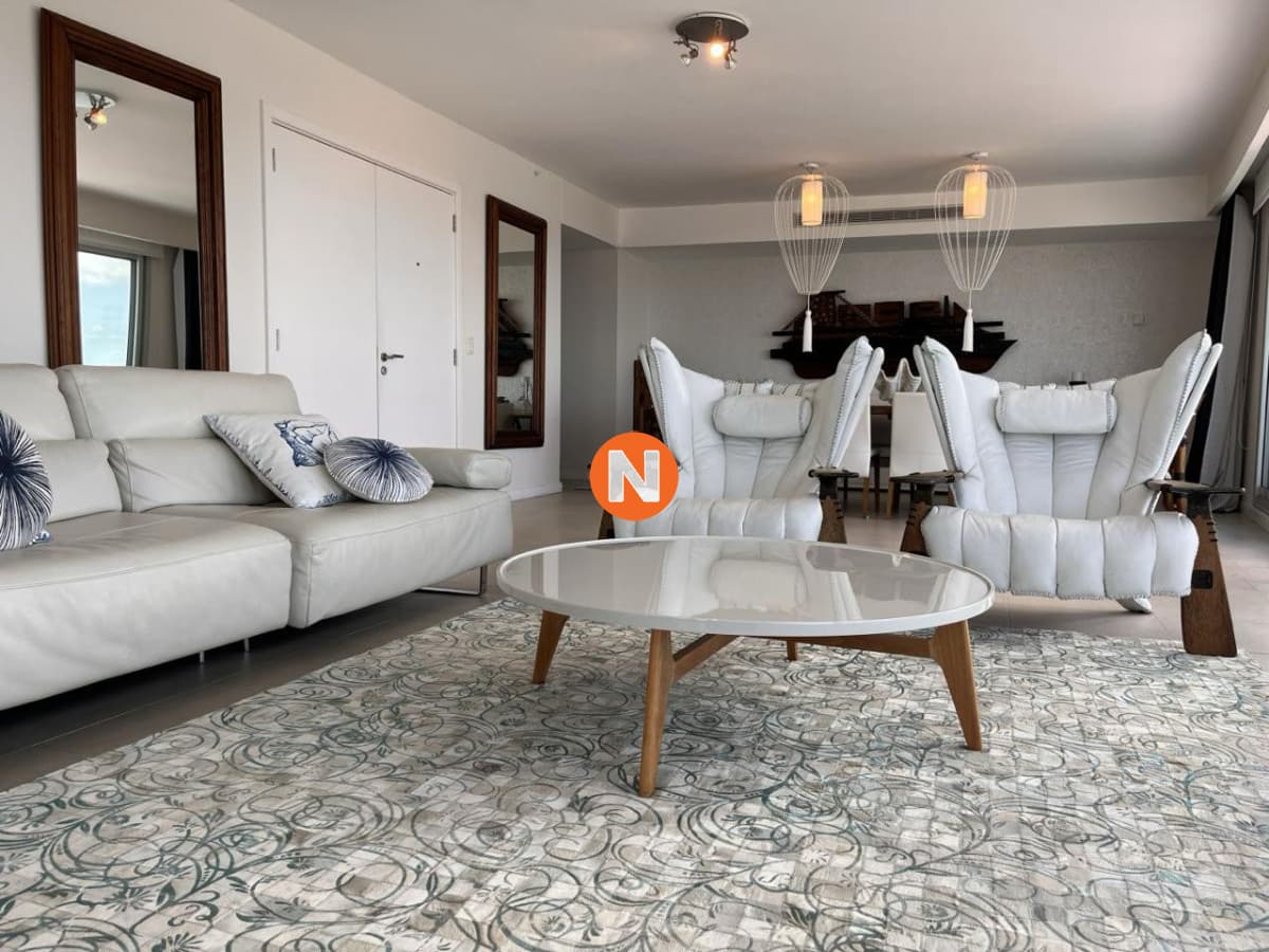 Exclusivo Penthouse en primera linea en Venta