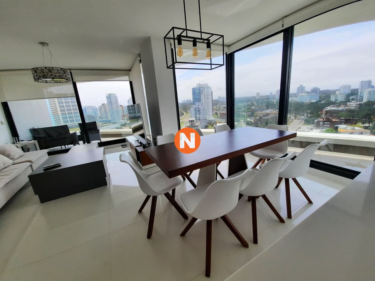 Apartamento en Venta y alquiler temporada de 3 dormitorios A ...