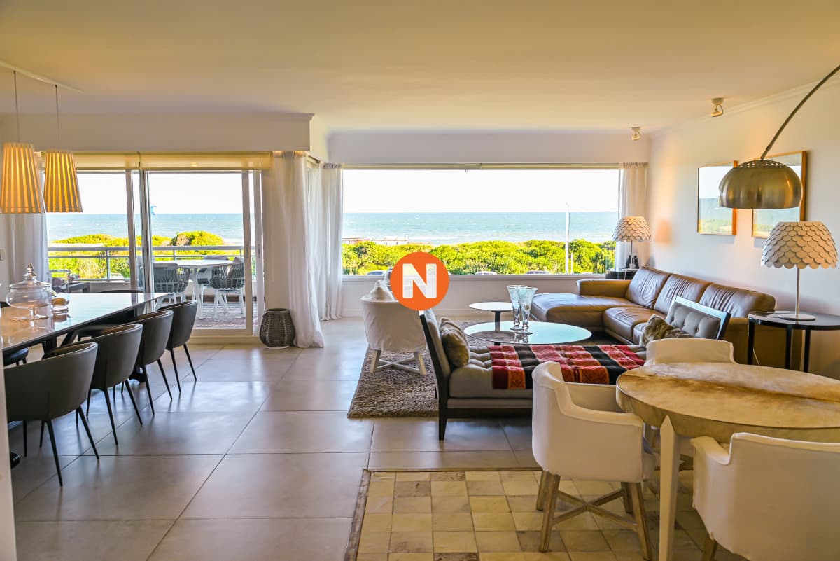 Apartamento en Venta, Brava, Punta del Este, 3 Dormitorios.