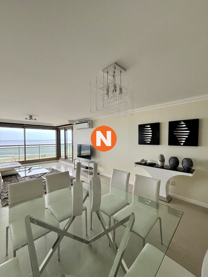 Exclusivo apartamento con vistas al Mar